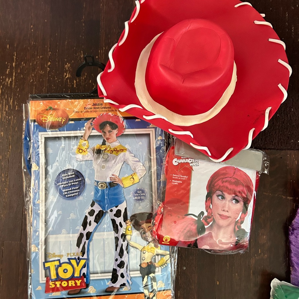 Disney Toy Story Jessie Costume with Red and White Hat & wig